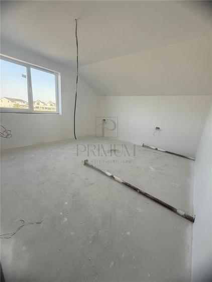 Duplex cu 4 camere cu Teren 297 Mp în Moșnița Nouă