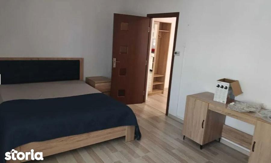 Apartament cu 2 camere decomandat în Plopilor