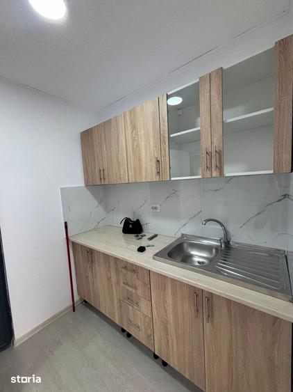 De vanzare garsoniera renovata, etajul 1, Pret : 19.500 euro - 3