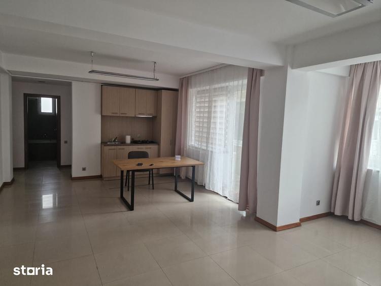 Apartament cu 2 camere decomandat în Central — fotografia 3