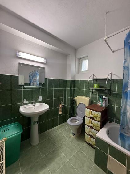 Apartament cu 2 camere semidecomandat în Calea Poplăcii