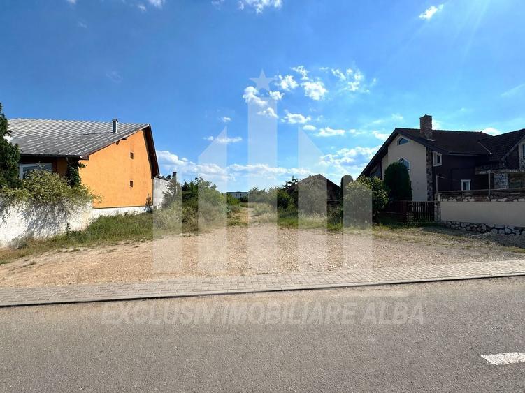 Teren Construcții intravilan de 2200 mp, în Cetate