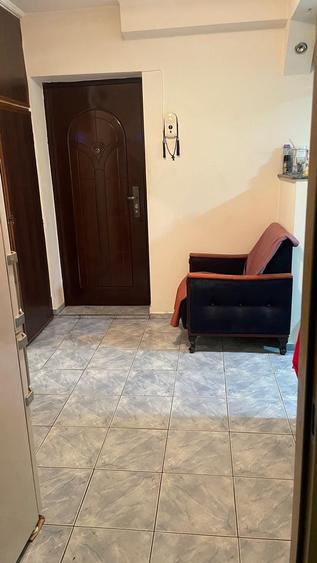 Apartament cu 2 camere semidecomandat în Crângași