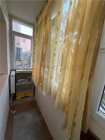 Apartament cu 2 camere semidecomandat, mobilat în Unirii Nord