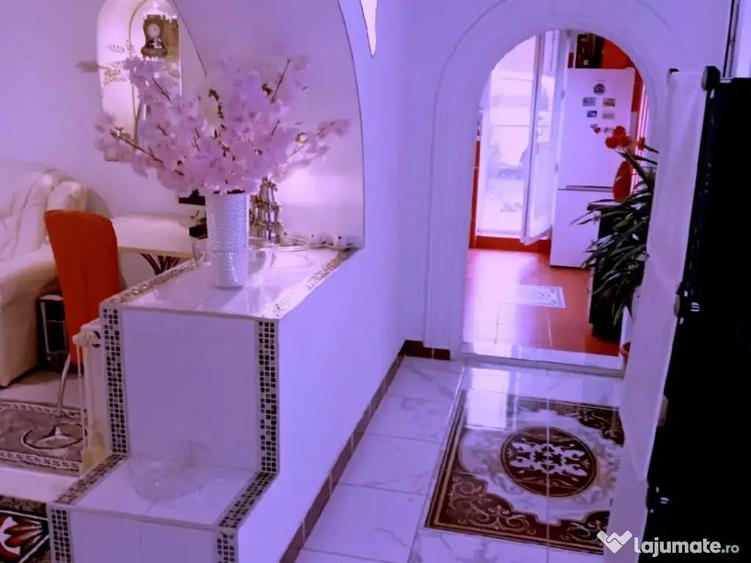 Casă cu 5 camere în Bonț