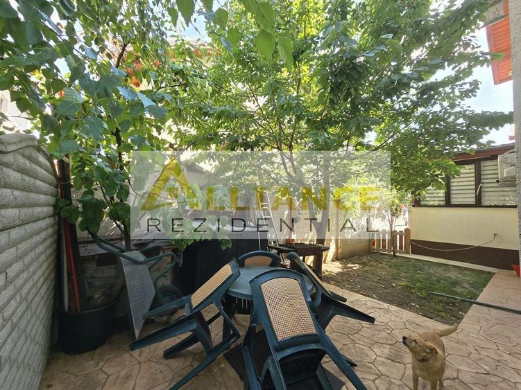 Casă individuală cu 4 camere cu Canalizare în Berceni