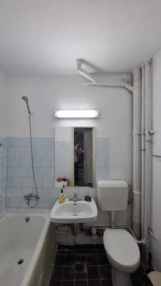 Apartament cu 2 camere semidecomandat, mobilat în Berceni