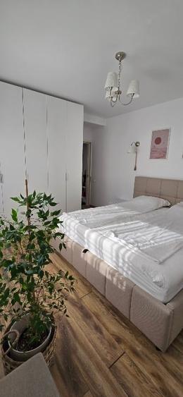 Apartament cu 3 camere decomandat, mobilat în Brâncoveanu