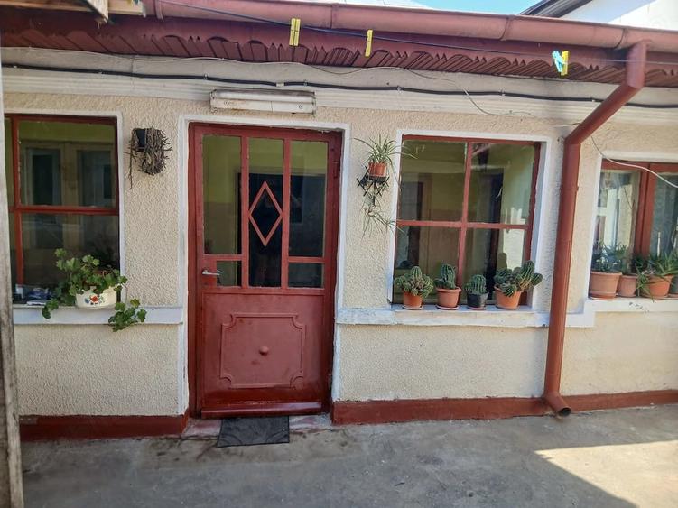 Casă cu 4 camere cu Teren 207 Mp în Central