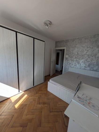 Apartament cu 2 camere decomandat, mobilat în Central