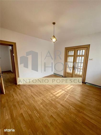 Casă cu 8 camere cu Teren 420 Mp în Central