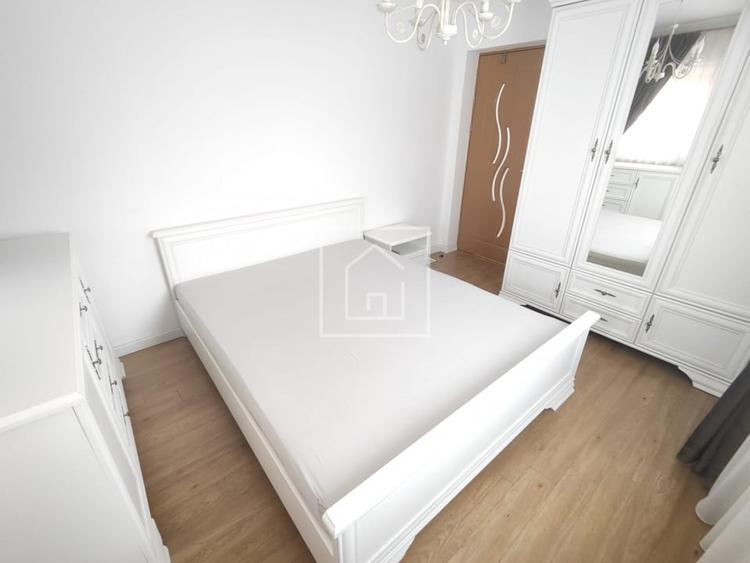 Duplex cu 4 camere cu Canalizare în Tineretului