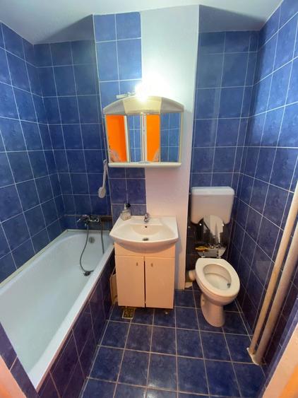 Apartament cu 3 camere semidecomandat în Șagului