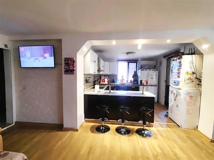 Casă individuală cu 6 camere cu Teren 430 Mp în Domnești