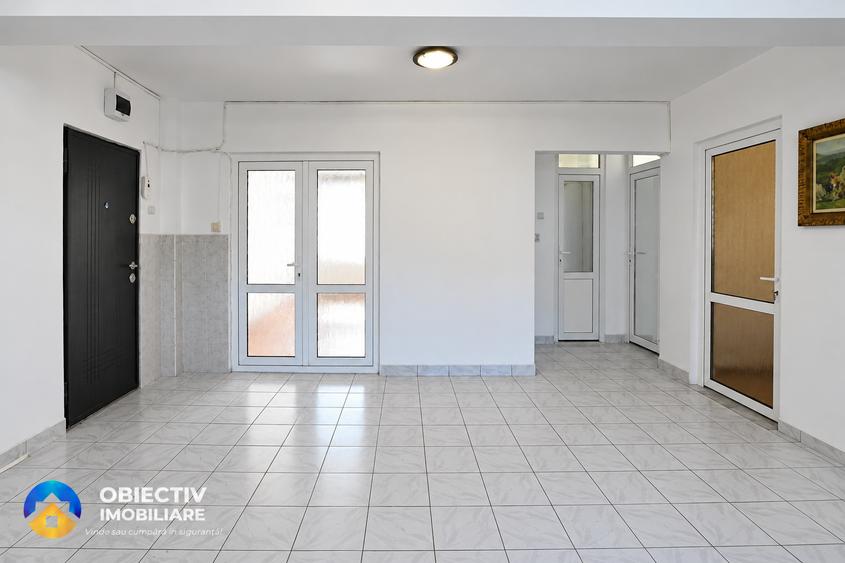 Apartament cu 3 camere decomandat în Central