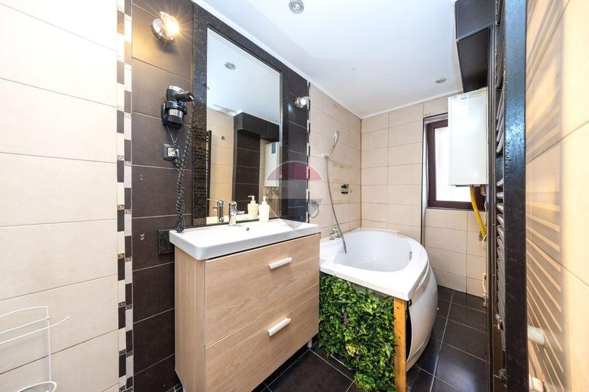 Apartament cu 2 camere semidecomandat, mobilat în Centrul Istoric