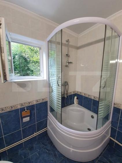 Casă individuală cu 6 camere cu Teren 2500 Mp în Exterior Vest