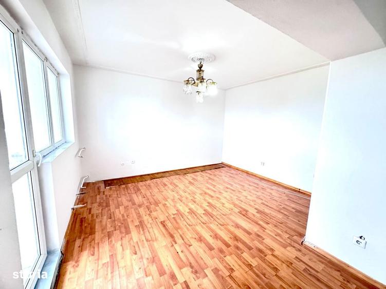 Apartament cu 3 camere decomandat în Faleză