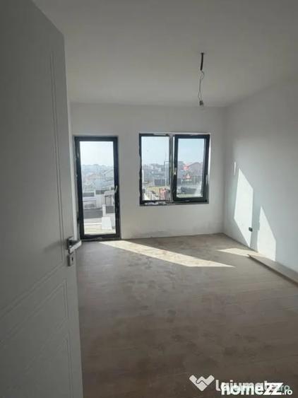 Casă cu 4 camere cu Teren 300 Mp în Central