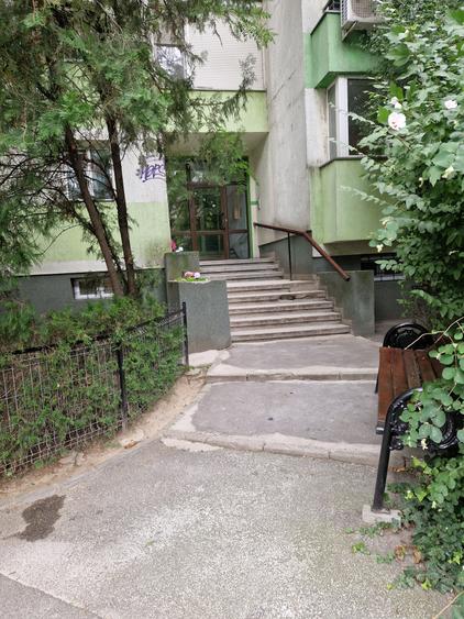 Apartament cu 3 camere decomandat în 1 Mai