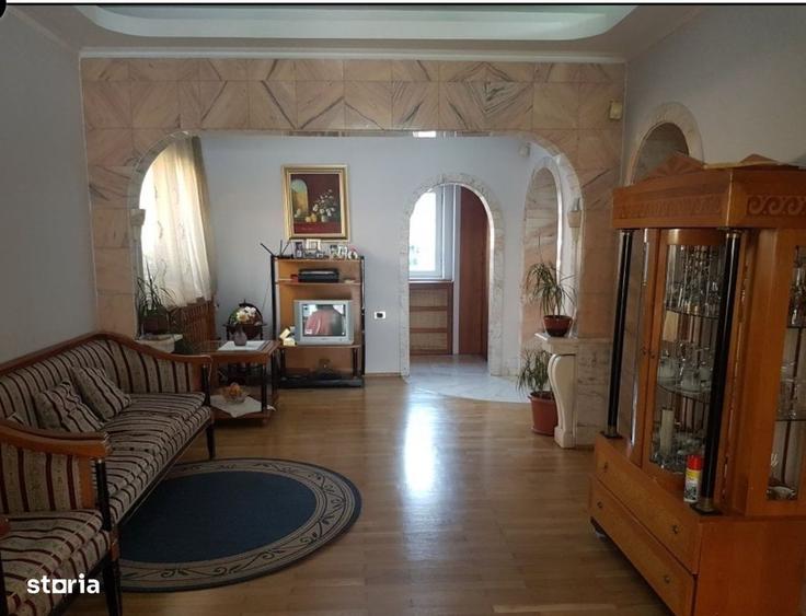 Casă cu 4 camere în Ferentari