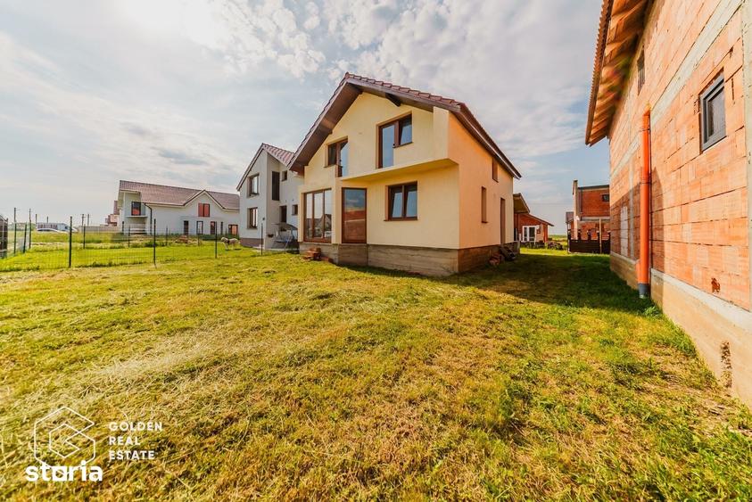 Casă cu 4 camere cu Teren 300 Mp în Fântânele