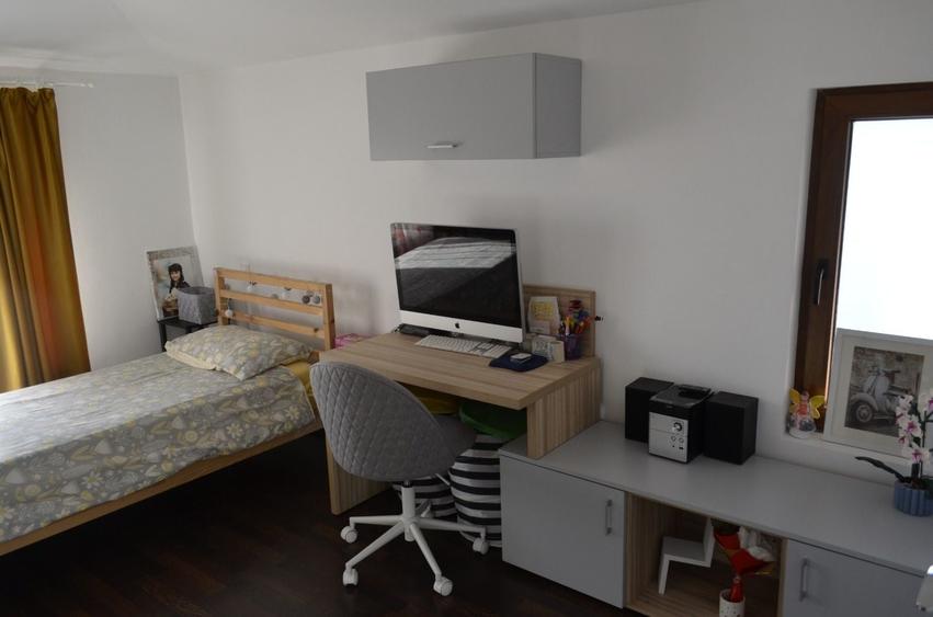 Casă cu 4 camere în Mocira