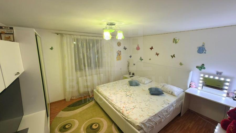 Casă cu 5 camere cu Teren 741 Mp în Central