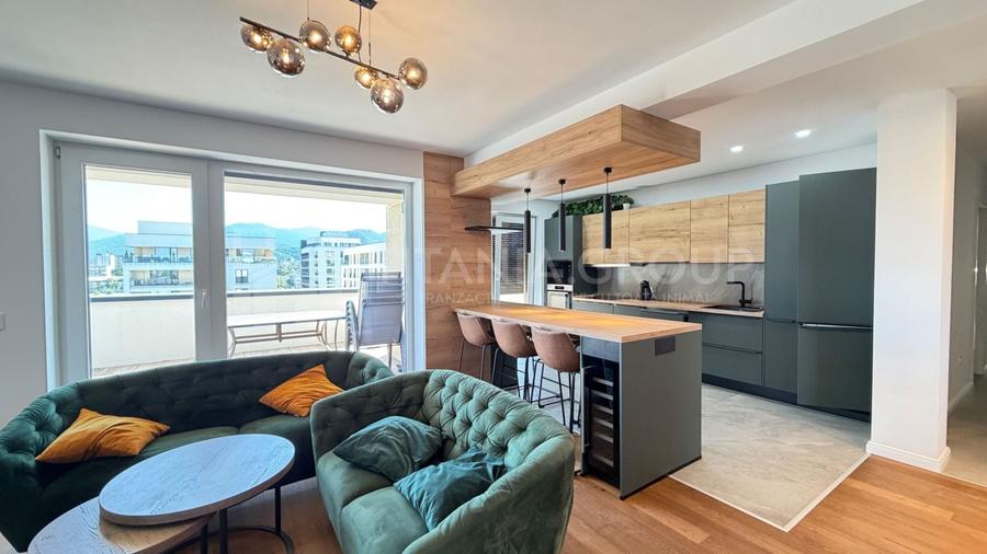 Apartament cu 4 camere decomandat, mobilat în Tractorul
