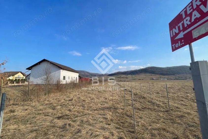 Teren de 1500 mp, în Unirea