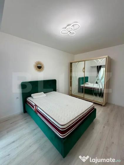 Apartament cu 3 camere semidecomandat în Horea