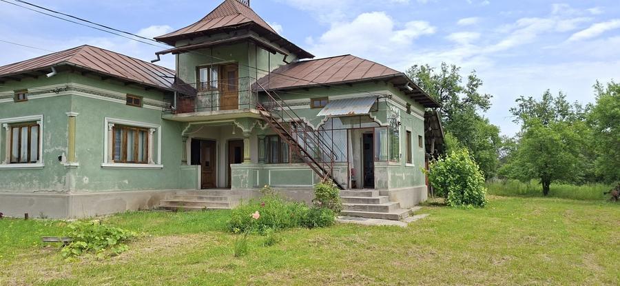 Casă cu 4 camere în Moșoaia