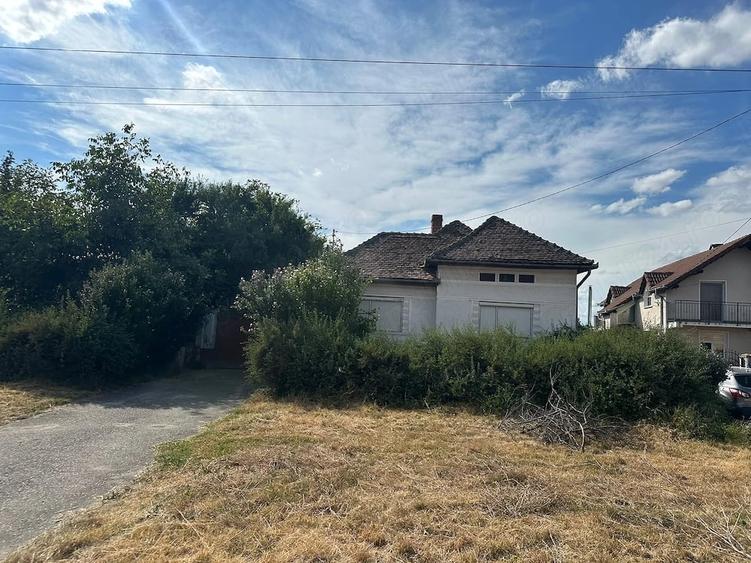 Casă cu 2 camere cu Teren 1000 Mp în Șercaia