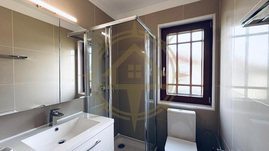 Casă cu 5 camere cu Canalizare în Corbeanca