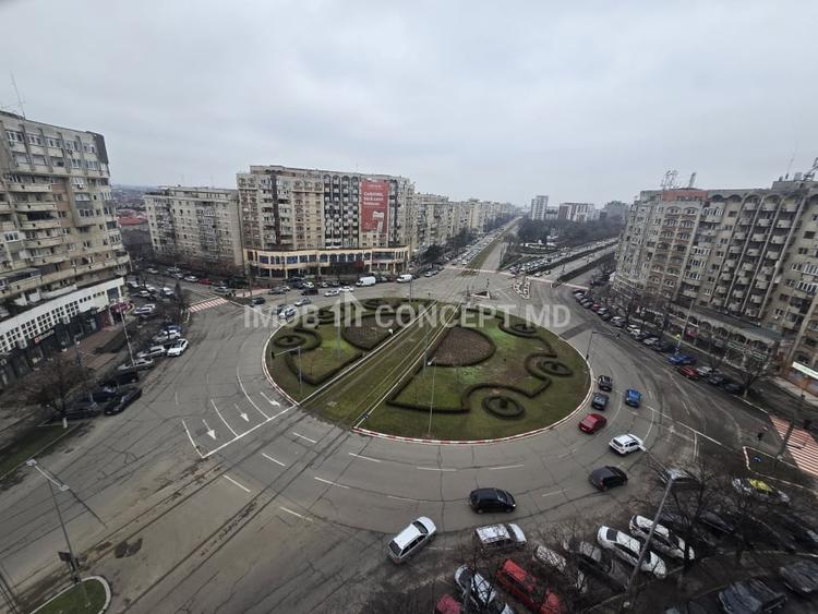 Apartament cu 2 camere decomandat, mobilat în Republicii