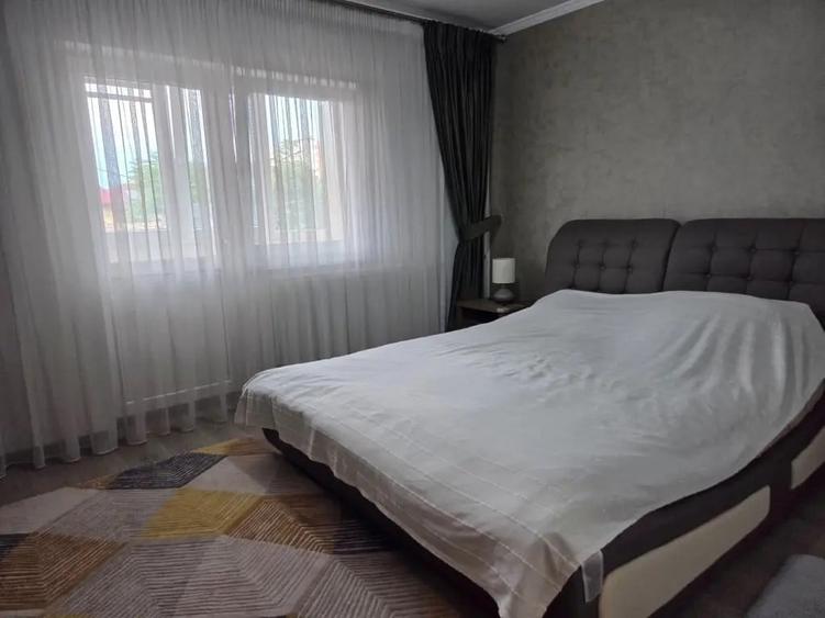 Apartament cu 3 camere decomandat în 1 Mai