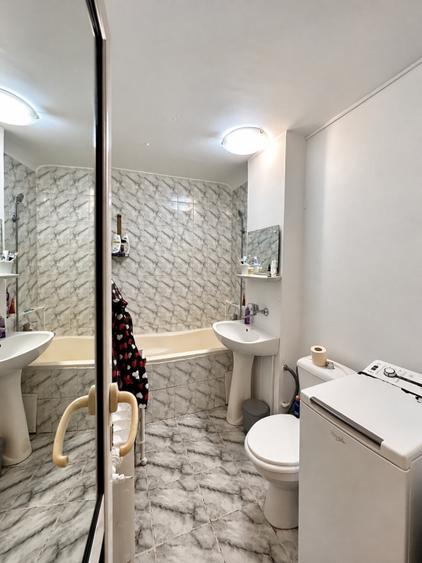 Apartament cu 2 camere decomandat, mobilat în Rovine