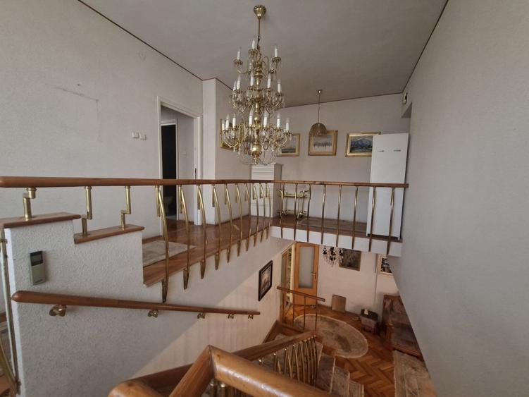 Apartament cu 4 camere decomandat în Ultracentral
