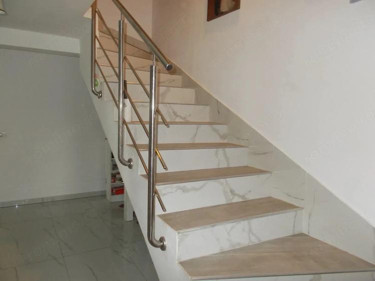 Casă cu 5 camere cu Teren 325 Mp în Parța