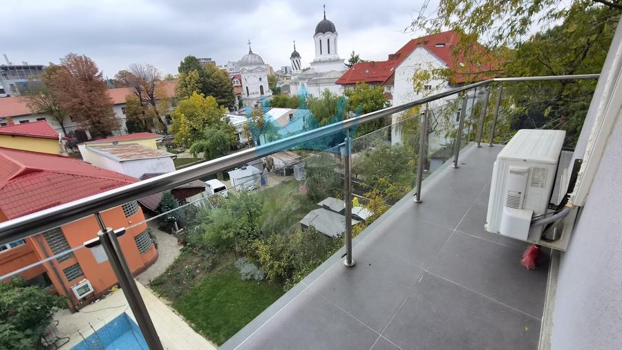 Apartament cu 3 camere decomandat, mobilat în Moșilor