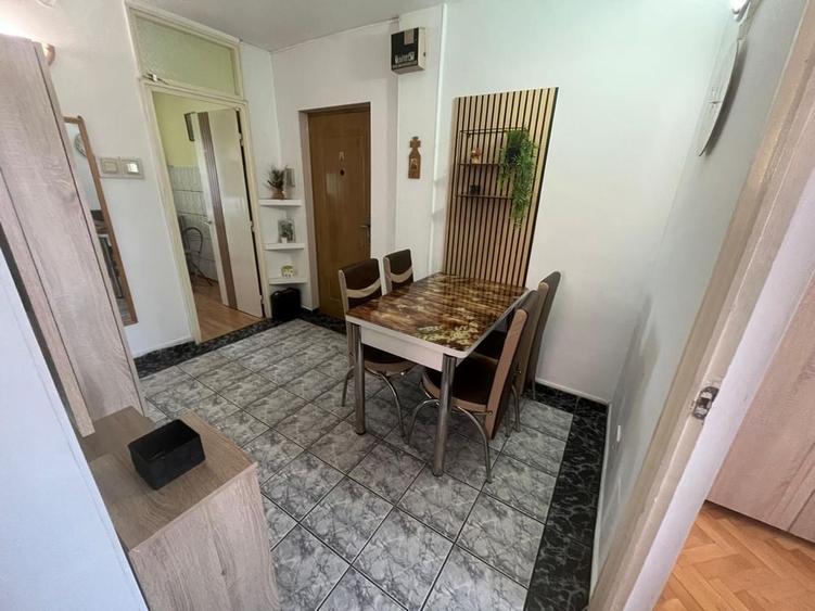 Apartament cu 3 camere decomandat în Terezian