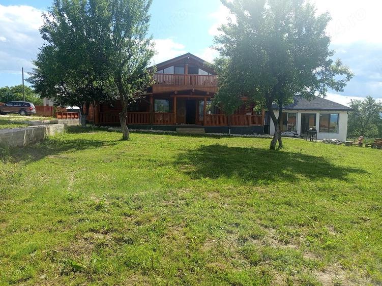 Casă cu 4 camere cu Teren 6240 Mp în Valea Mare