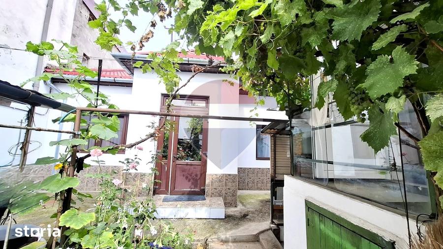 Casă cu 2 camere decomandat cu Teren 36 Mp în Central