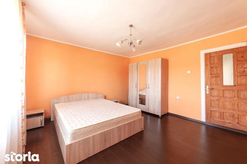 Casă cu 5 camere cu Garaj în Coșești