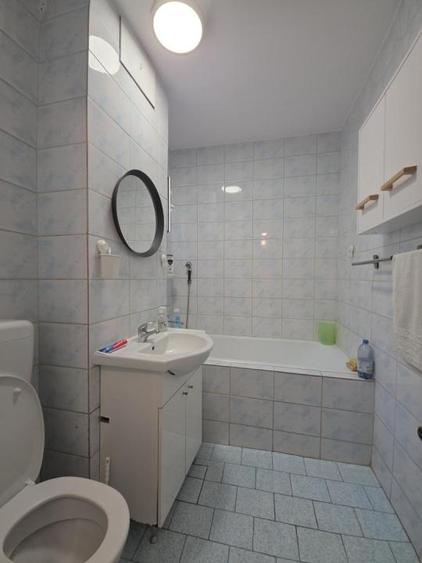 Apartament cu 3 camere în Drumul Taberei