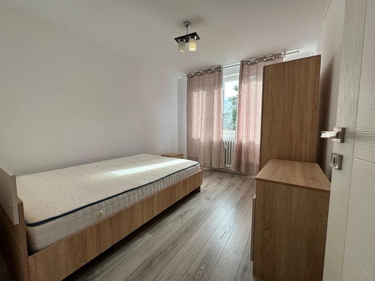 Apartament cu 4 camere în Alexandriei