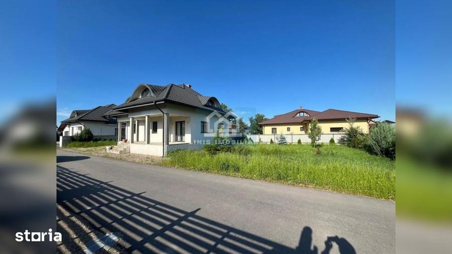 Casă cu 5 camere cu Teren 664 Mp în Central
