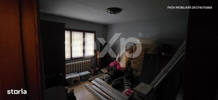 Apartament cu 4 camere decomandat în Tunari