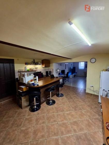 Apartament cu 3 camere semidecomandat în P-ța Maria
