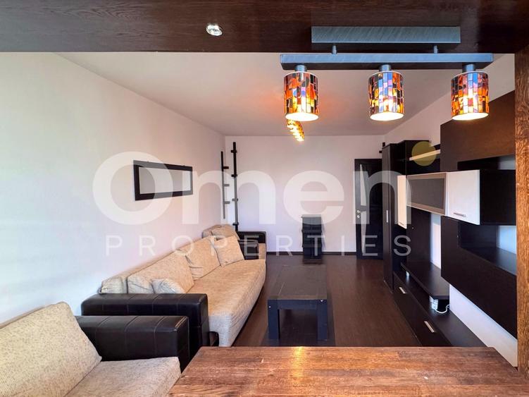 Apartament cu 4 camere semidecomandat, mobilat în Central